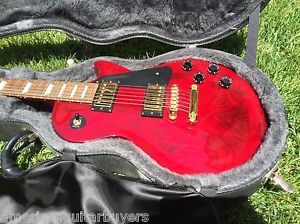 2002 Gibson Les Paul Studio wine red w/ gold hardware, clean w original hardcase