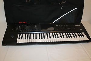 KORG Kronos 61 Keyboard / Workstation  / Synthesizer 61 Tasten Super Zustand