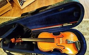 Viola 15.5 inch birdseye maple, aubert bridge, plus shoulder rest.