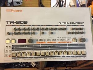 ROLAND TR909 DRUM MACHINE