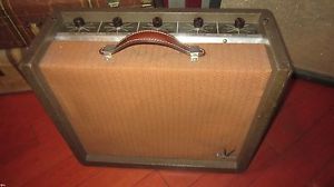 Vintage Circa 1959 Silvertone Model 1392 Combo Electric Guitar Amplifier Brown
