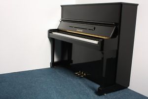 YAMAHA U10BL schwarz Klavier gebraucht