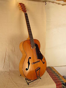 1930's VINTAGE PARAMOUNT ARCHTOP GUITAR w/pickup