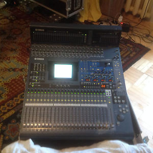 YAMAHA 02R96 v2 sound studio mixing console