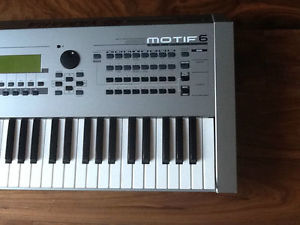YAMAHA MOTIF 6  CLASSIC MOTIF 64MB RAM ------LOOK--------RARE-----200-240v-----