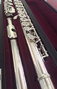 Yamaha YFL-581 (684) SOLID SILVER OPEN-HOLE FLUTE - EC HEADJOINT and B-FOOT