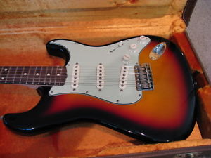 Fender Custom Shop 1960 NOS Stratocaster 3 Tone Sunburst Mint colored pickguard