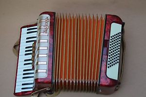 Akkordeon Hohner Concerto III Rot-Perl.mit Koffer.