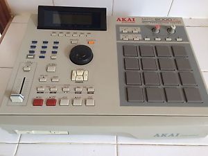 Akai MPC 2000xl Sequencer sampler