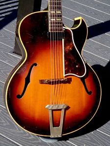 1953 Gibson L-4C one of the purest acoustic Jazz guitars we have ever had !