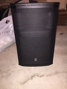 Electro-Voice ETX15P 15" Two-Way Powered Loudspeakers (Pair W/covers)