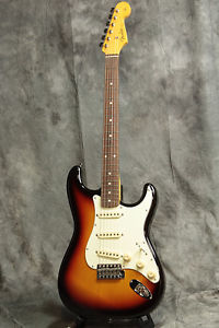 Fender Japan Exclusive Classic 60s Stratocaster 3-Color Sunburst electric guitar