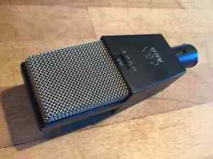 AKG C414 B-ULS Microphone