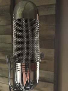 AEA R84 Ribbon Mic Silver Limited Edition (123 of 125)