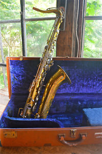 1963 BUESCHER ARISTOCRAT TENOR SAXOPHONE! NEW PADS AND CORKS! PLAYS GREAT $1000