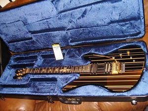Schecter Synyster Gates Custom Signature Elec,Guitar Sustainiac/Black/Gold+Ohsc.