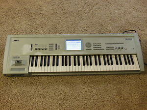 KORG TRITON 61 KEY MUSIC WORKSTATION SAMPLER KEYBOARD *READ*