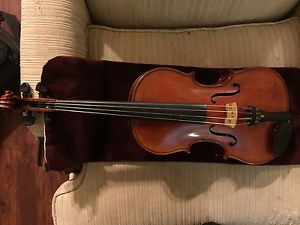 15" Viola comes with case & bow