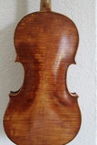 Sehr alte Geige