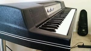 Wurlitzer 200A & Accessories. Great Condition!