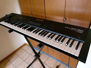 Roland XP80 Workstation Synthesizer in Amazing Condition. Extra sounds & editor