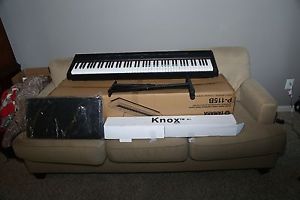Yamaha P-115b Digital Piano Keyboard with accesories