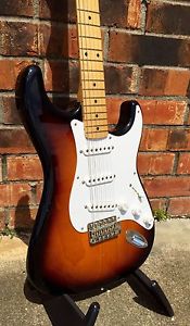 Fender 60th Anniversary 1954 American Vintage Stratocaster 2 Tone Sunburst Elec