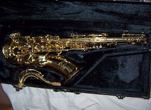 YAMAHA YTS-52 TENOR Sax SAXOPHONE w original case - Nice!
