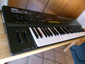Yamaha DX7IIFD Stunning Condition! Includes a MASSIVE library of sounds!