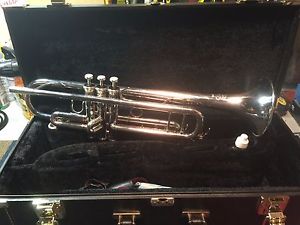 Yamaha YTR-8335g Professional Trumpet Great Instrument! Beautiful!