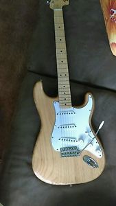 SHARP FENDER STRATOCASTER: SIX STRING RIGHTY: MIM- BEAUTIFUL!!!!!!!!!!!