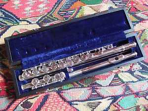 YAMAHA YFL-43 SILVER FLUTE - NO SIGNS OF USE - QUERFLÖTE