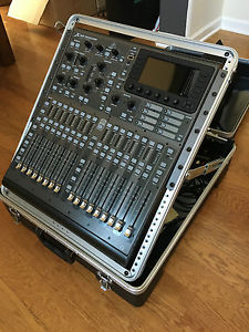 Behringer X-32 PRODUCER Mixer with Rack Case