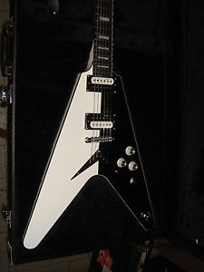 New DEAN MICHAEL SCHENKER 2004 V ELECTRIC GUITAR  w/ Hardshell Case