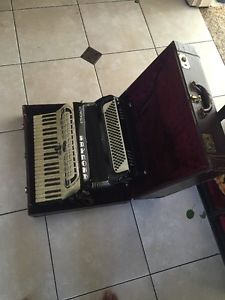Stradavox  Accordion Vintage And Rare With Box Made In Italy
