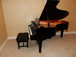 YAMAHA C5 GRAND PIANO WITH 5 YEAR GUARANTEE AROUND 28 YEARS OLD