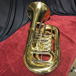 Beautiful YAMAHA YBB-641 BBb 4 rotary valve Concert Tuba with Case