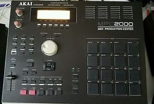 Akai mpc 2000 Black, maxed out, clean with, drum kits