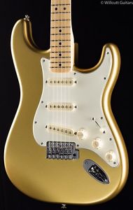 Fender Standard Stratocaster® Aztec Gold, Maple (453)