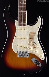 Fender Deluxe Roadhouse Stratocaster 3-Tone Sunburst (063)