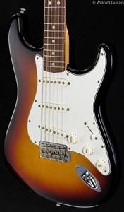 Fender American Vintage '65 Stratocaster® 3-Tone Sunburst (433)