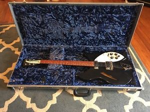 330 Rickenbacker w/ throwbackcase