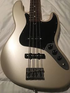Fender USA 2008 American Std Jazz Bass Blizzard Pearl. MINT