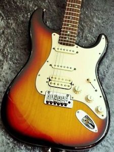 Free Shipping Fender USA '00 American Deluxe Stratocaster SSH