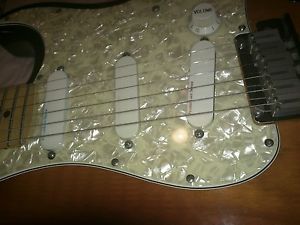 Fender Stratocaster Plus 3 color sunburst.. SUPER easy playing!!!