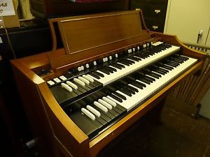 Hammond Organ Model A100