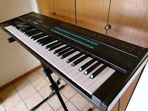 Yamaha DX7 Great condition. Lots of extra sounds and an editor!