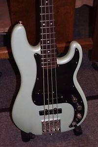 Fender Deluxe Active P-Bass Special - Surf Pearl