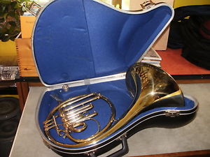 Gute gebrauchte Waldhorn  in Es Wenig/unbenutzter Instrument