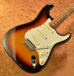 Fender American Vintage Series '62 Stratocaster - 3-Tone Sunburst - Guitar